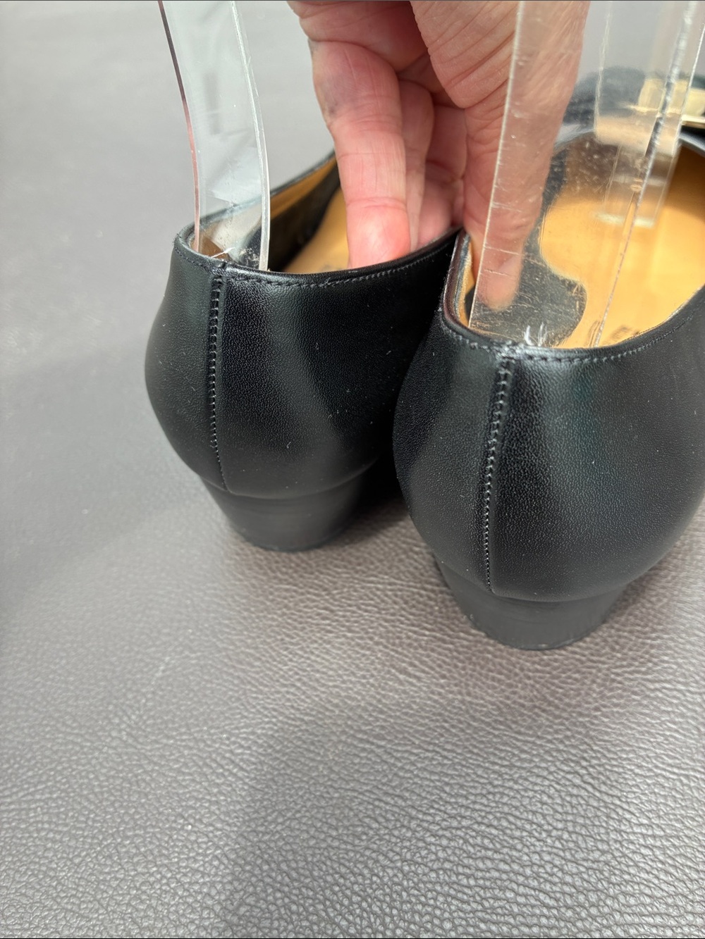 Salvatore Ferragamo Black Vara Bow Leather Flats with Gold Accent - Picture 5 of 8
